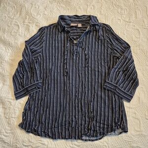 Chico's size 1 or Small blue and white lace up front neck 3/4 sleeve VGUC